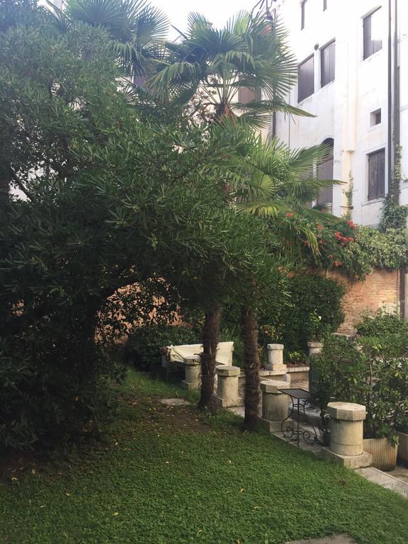 Apartamento In A Lovely Garden Biennale Flat