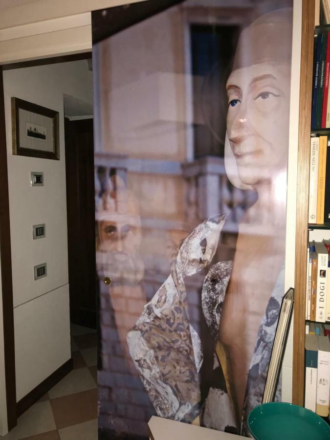 In A Lovely Garden Biennale Flat * Venecia
